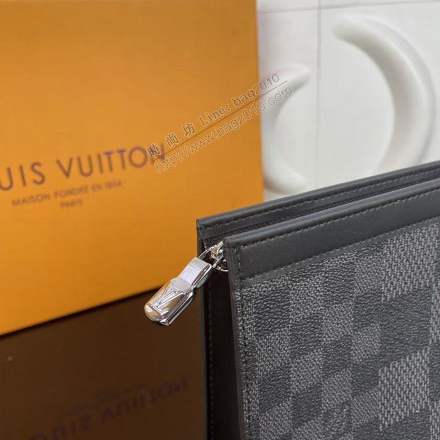 lv新款包包 路易威登Pochette Voyage手拿包 Damier Graphite 3D帆布 lv經典格紋手拿包  ydh3977
